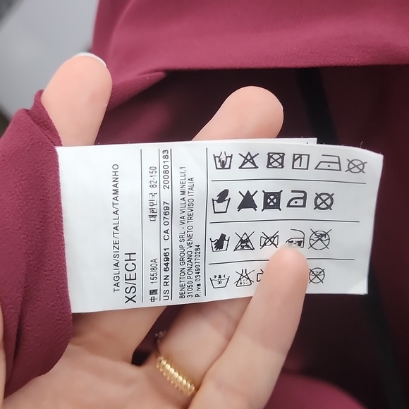 Sisley burgundy dress PERFECT FOR HOLIDAY PARTIES 🌟 - Picture 3 of 3